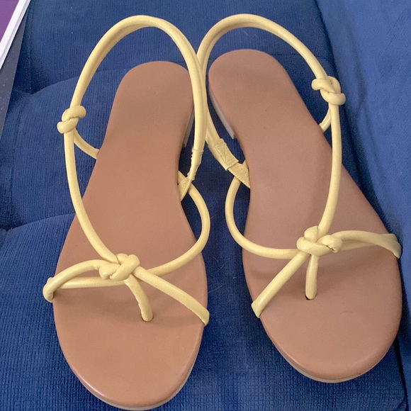 Like New Perfect Pastel Sandals - Picture 2 of 3